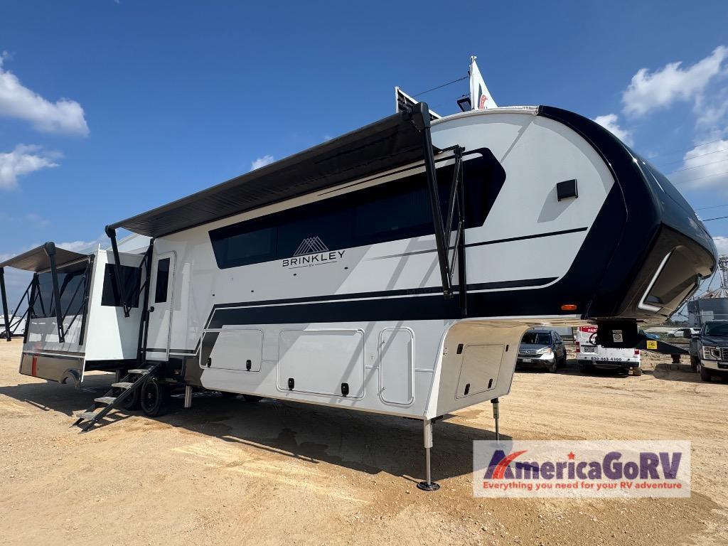 2025 Brinkley Model Z 3610 in seguin TX