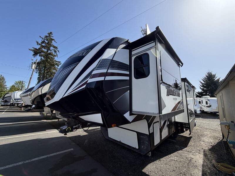 2018 Grand Design Momentum 376TH in oregon city OR