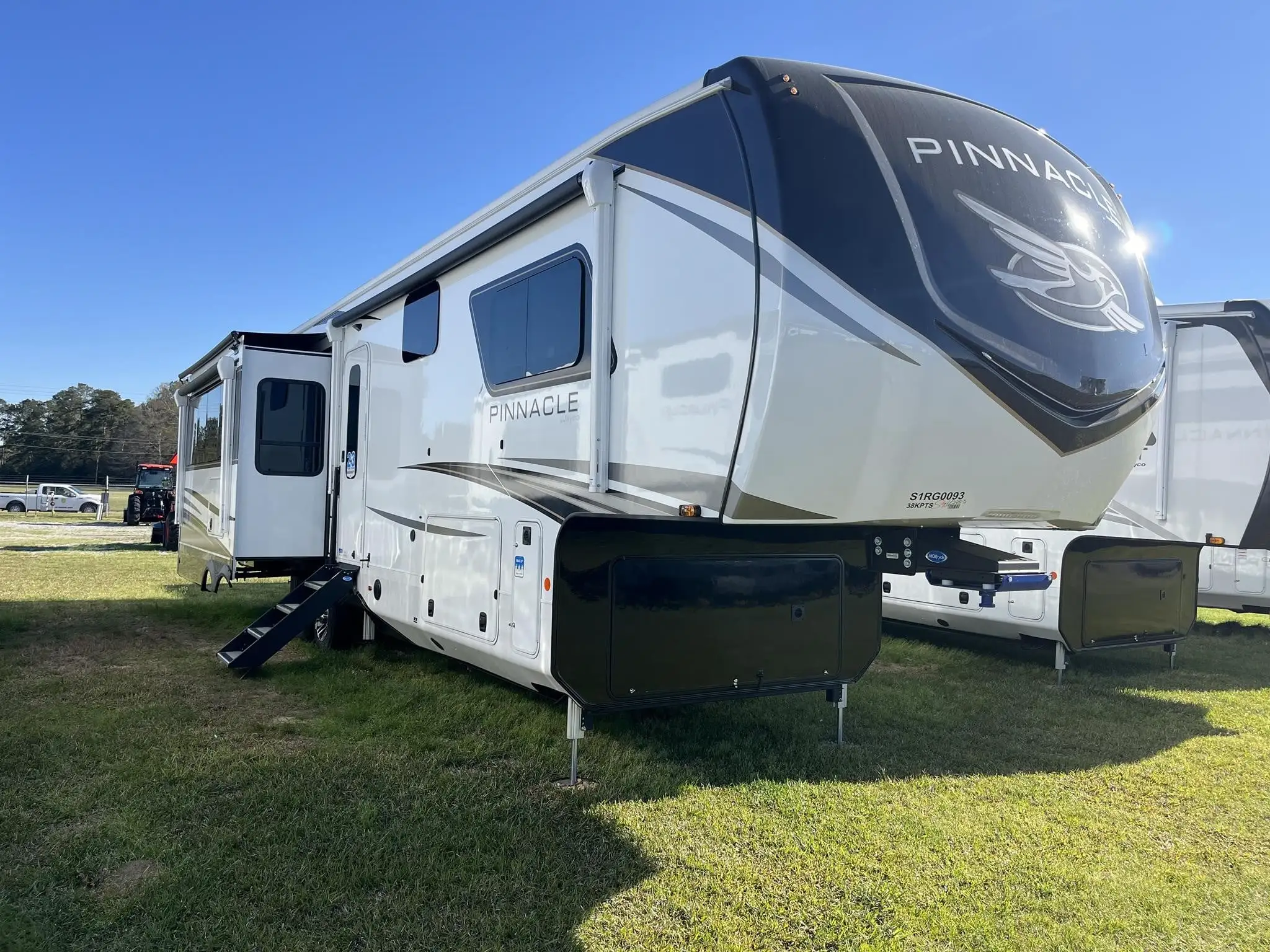 2025 Jayco PINNACLE 38KPTS RV