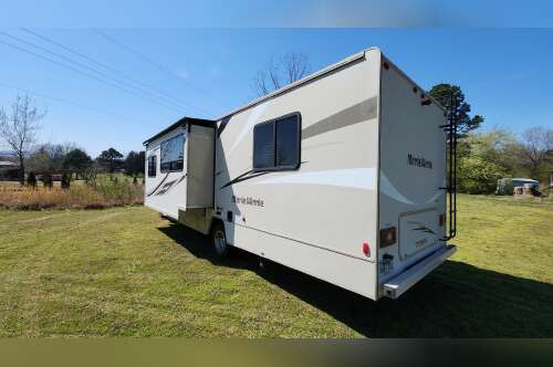 2016 Winnebago MINNIE WINNIE 31K in delaware AR
