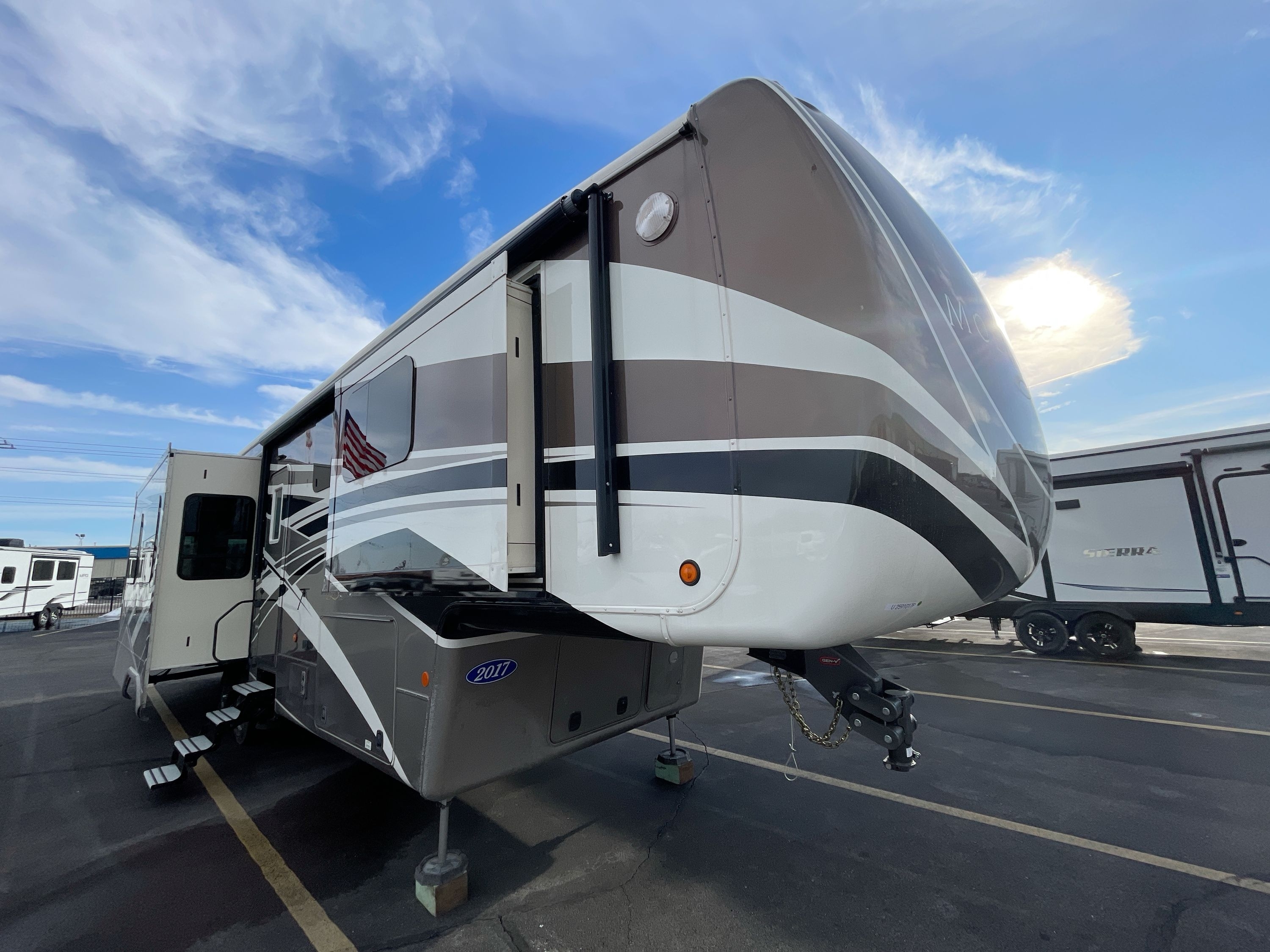 2017 DRV LUXURY SUITES MOBILE SUITES 38RSSA in richmond IN