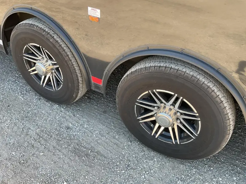 2023 VINTAGE P832 PLATINUM 32 TRAILER