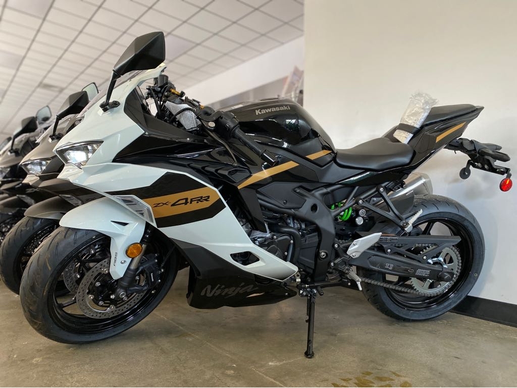 waniwa様 限定価格！【アウトレット】　ホワイト×3 2025 Kawasaki Ninja® ZX™-6R ABS, Jacksonville FL | New Motorcycles