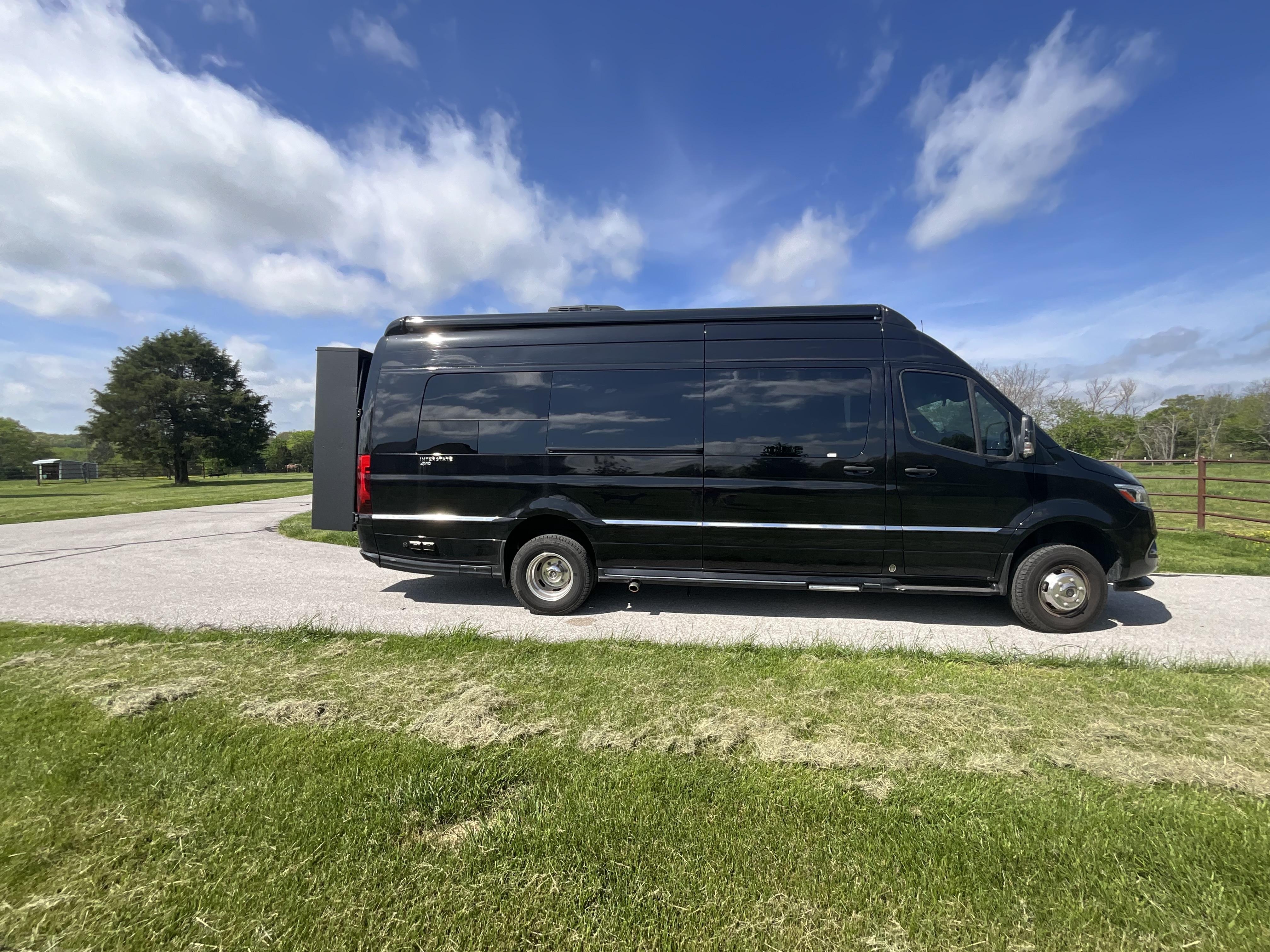 2023 Airstream INTERSTATE GRAND TOUR EXT 3500 4WD in rogersville MO