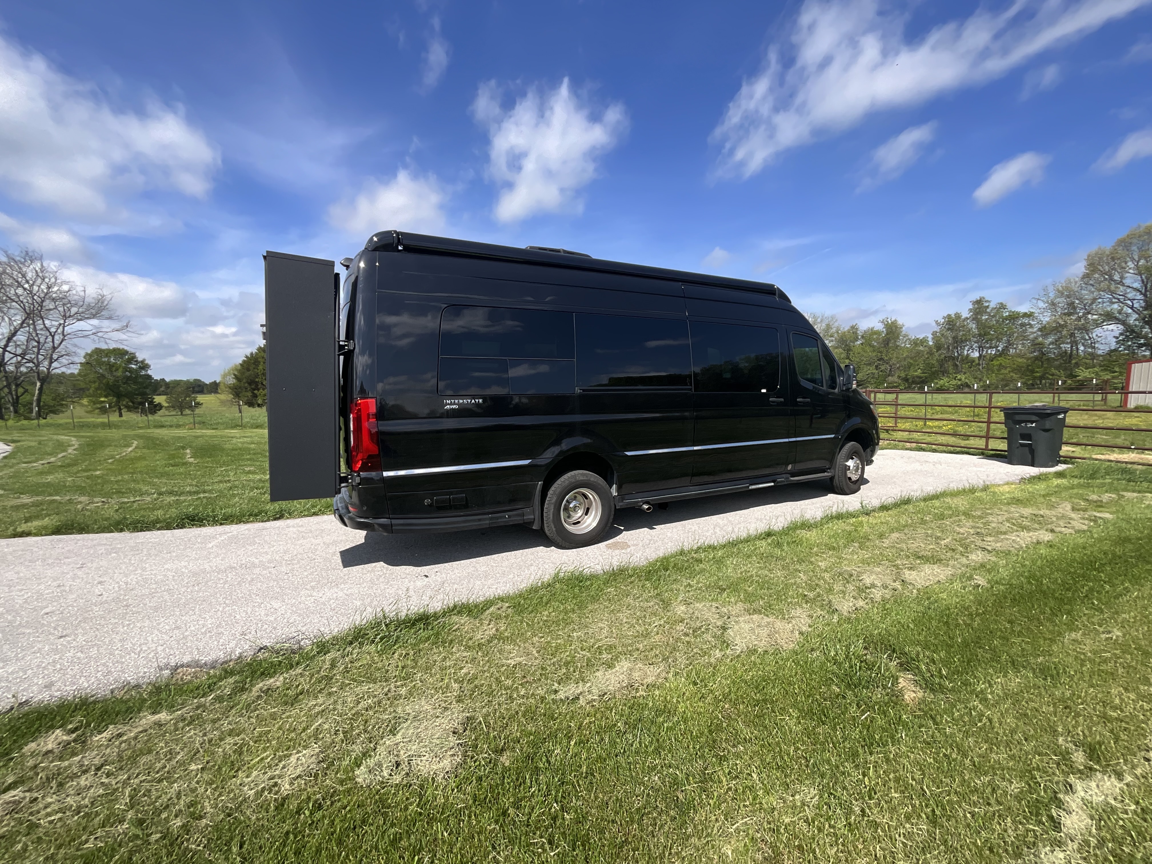 2023 Airstream INTERSTATE GRAND TOUR EXT 3500 4WD in rogersville MO
