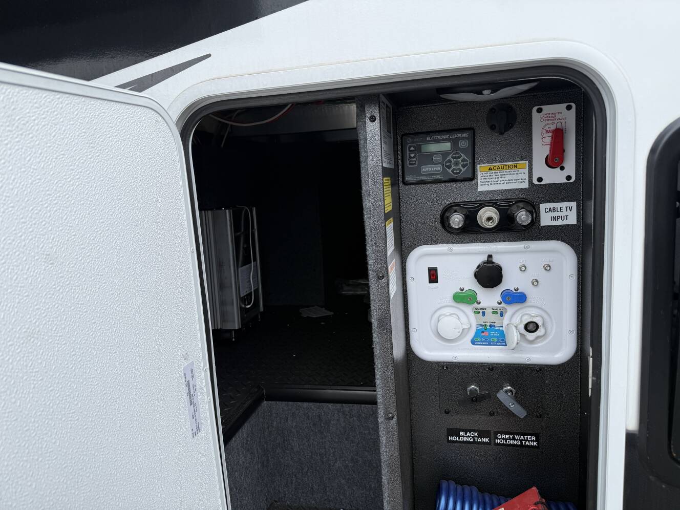 A photo of this 2025 Jayco SEISMIC 399