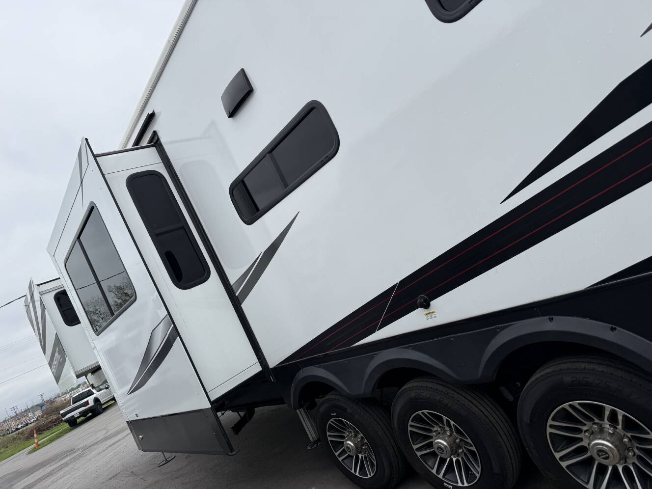 A photo of this 2025 Jayco SEISMIC 399
