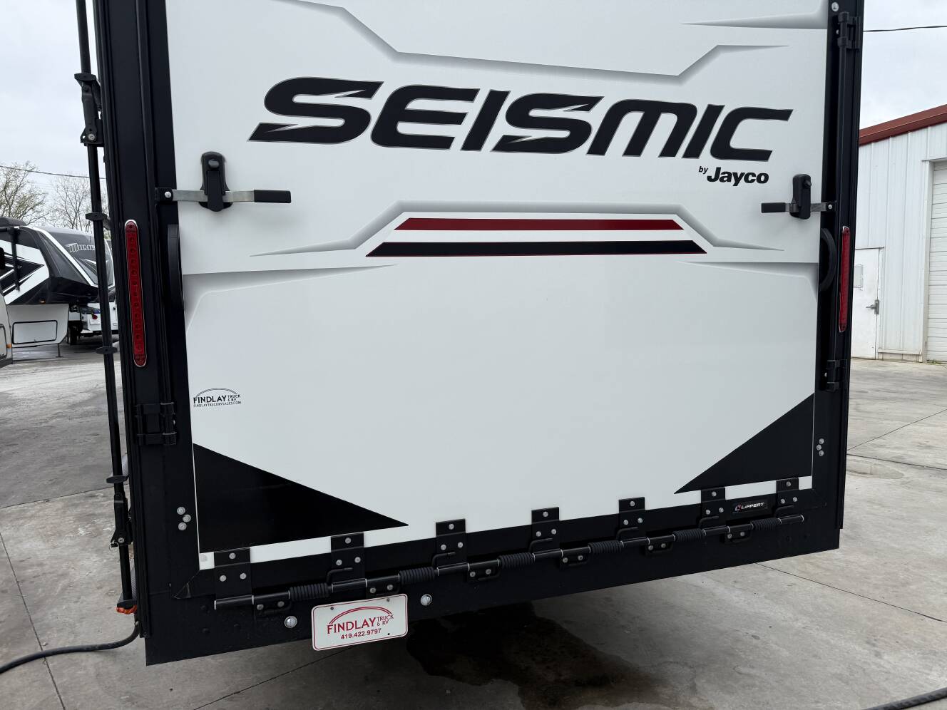 A photo of this 2025 Jayco SEISMIC 399