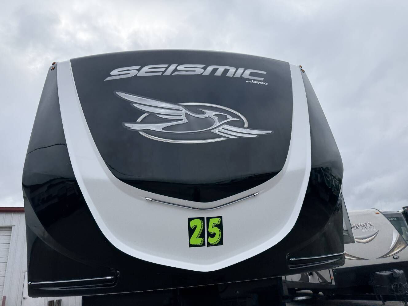 A photo of this 2025 Jayco SEISMIC 399