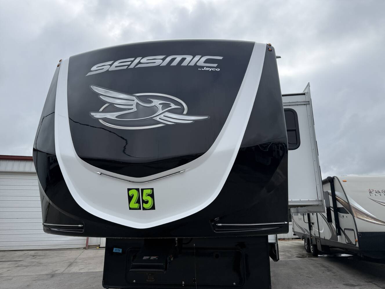 A photo of this 2025 Jayco SEISMIC 399