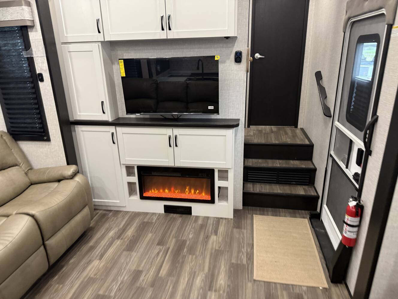 A photo of this 2025 Jayco SEISMIC 399