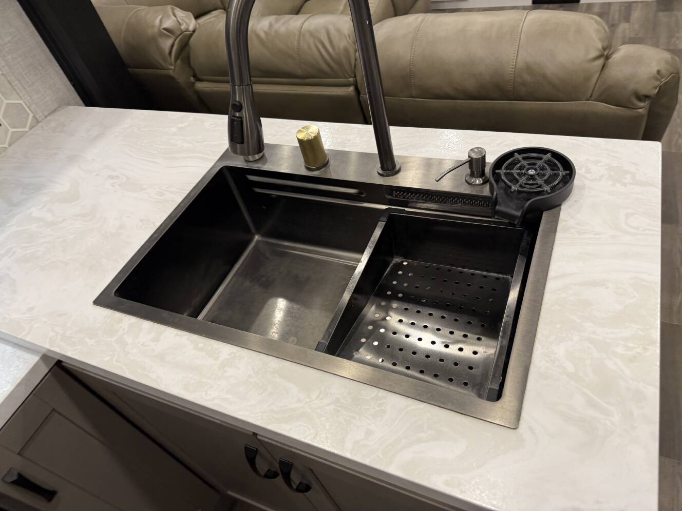 A photo of this 2025 Jayco SEISMIC 399