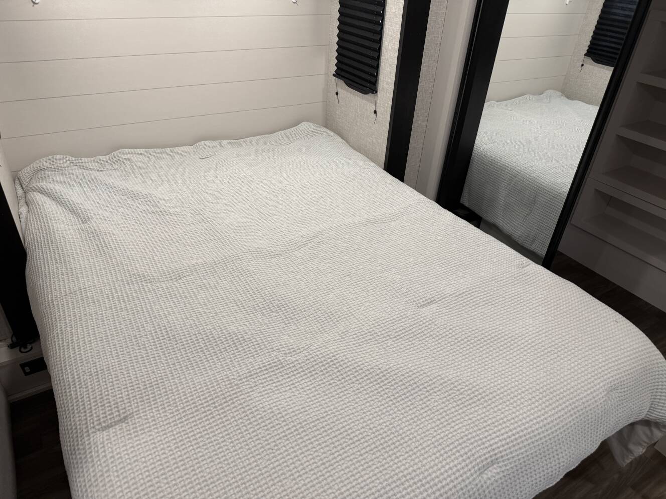 A photo of this 2025 Jayco SEISMIC 399