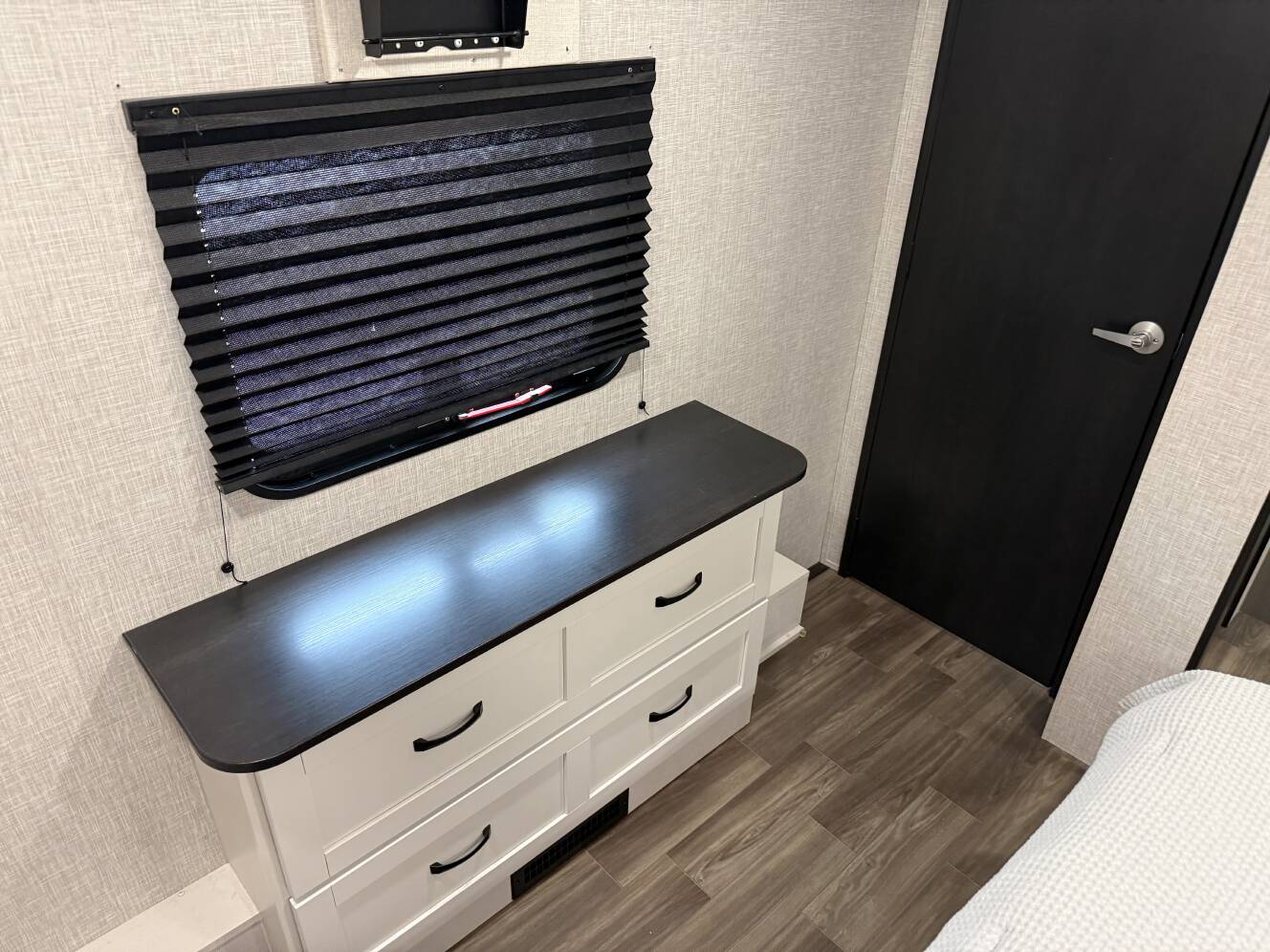 A photo of this 2025 Jayco SEISMIC 399