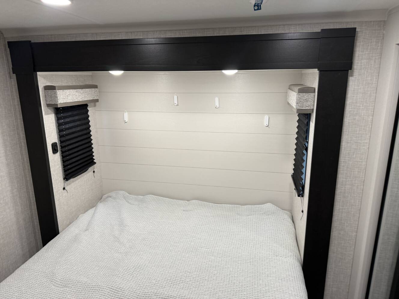 A photo of this 2025 Jayco SEISMIC 399