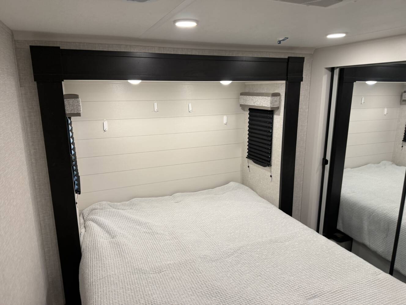 A photo of this 2025 Jayco SEISMIC 399