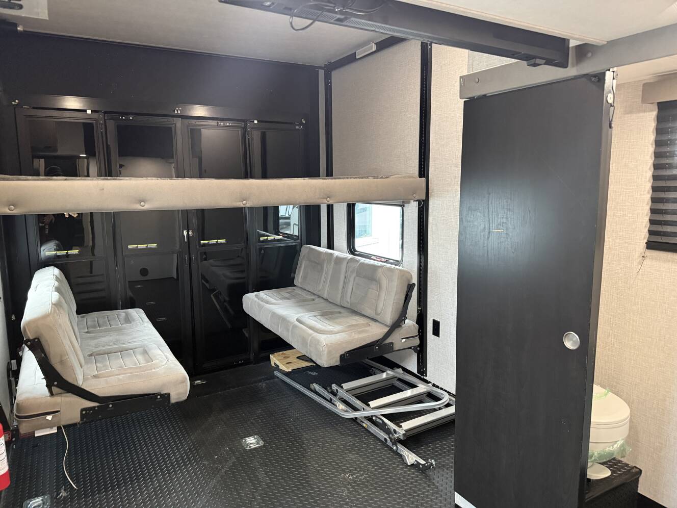 A photo of this 2025 Jayco SEISMIC 399