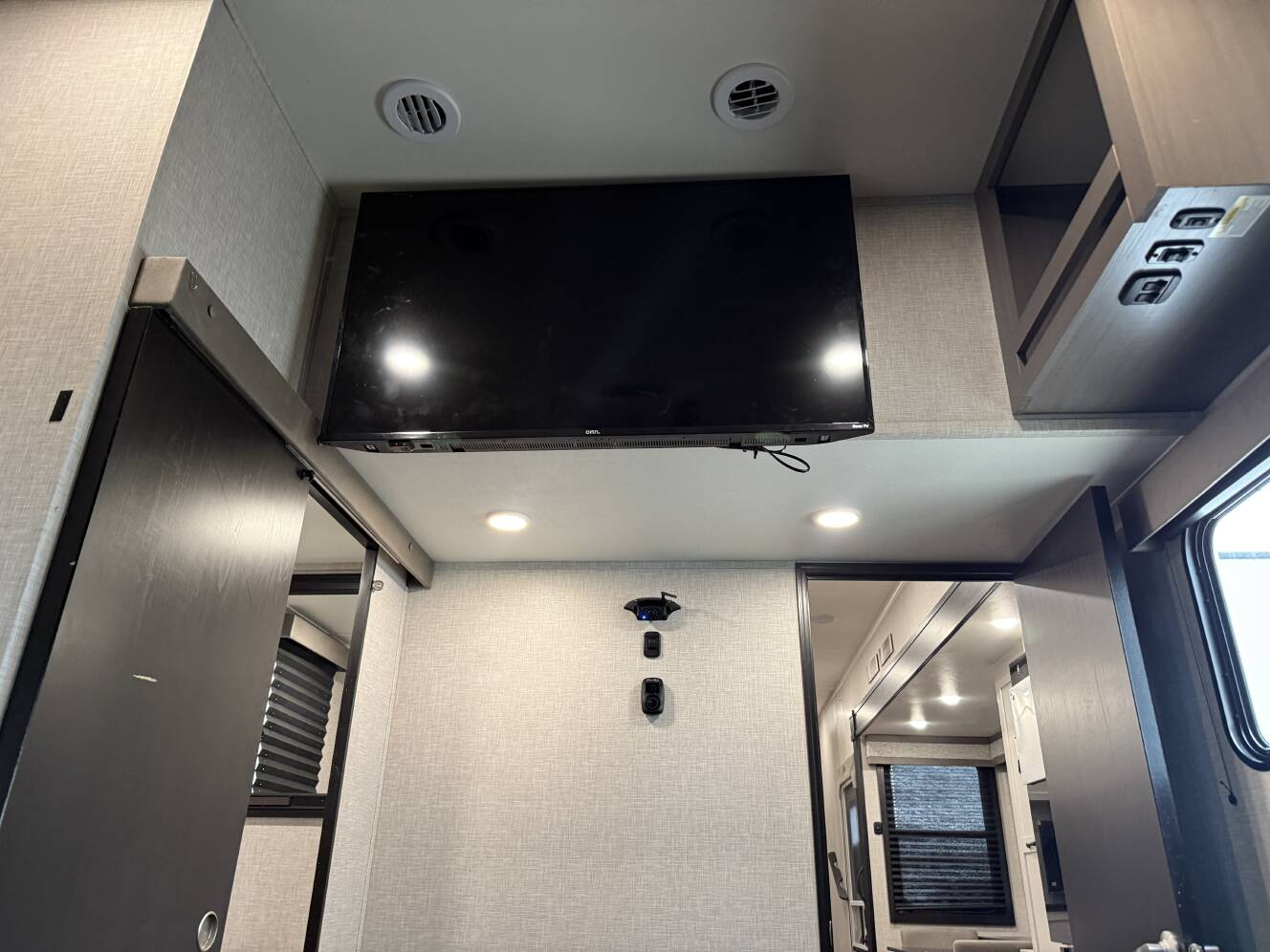 A photo of this 2025 Jayco SEISMIC 399