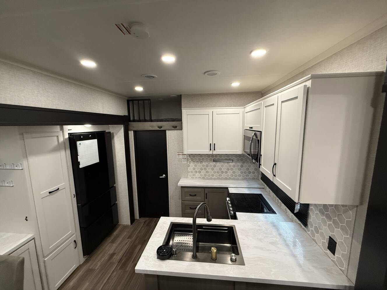 A photo of this 2025 Jayco SEISMIC 399