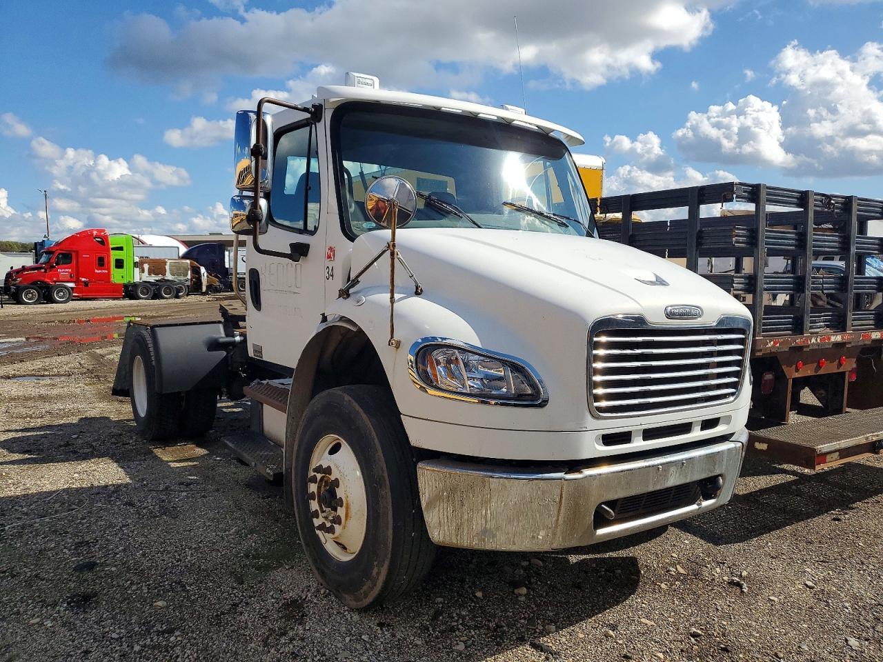 2009 FREIGHTLINER BUSINESS CLASS M2 106 in Fort Pierce, IL
