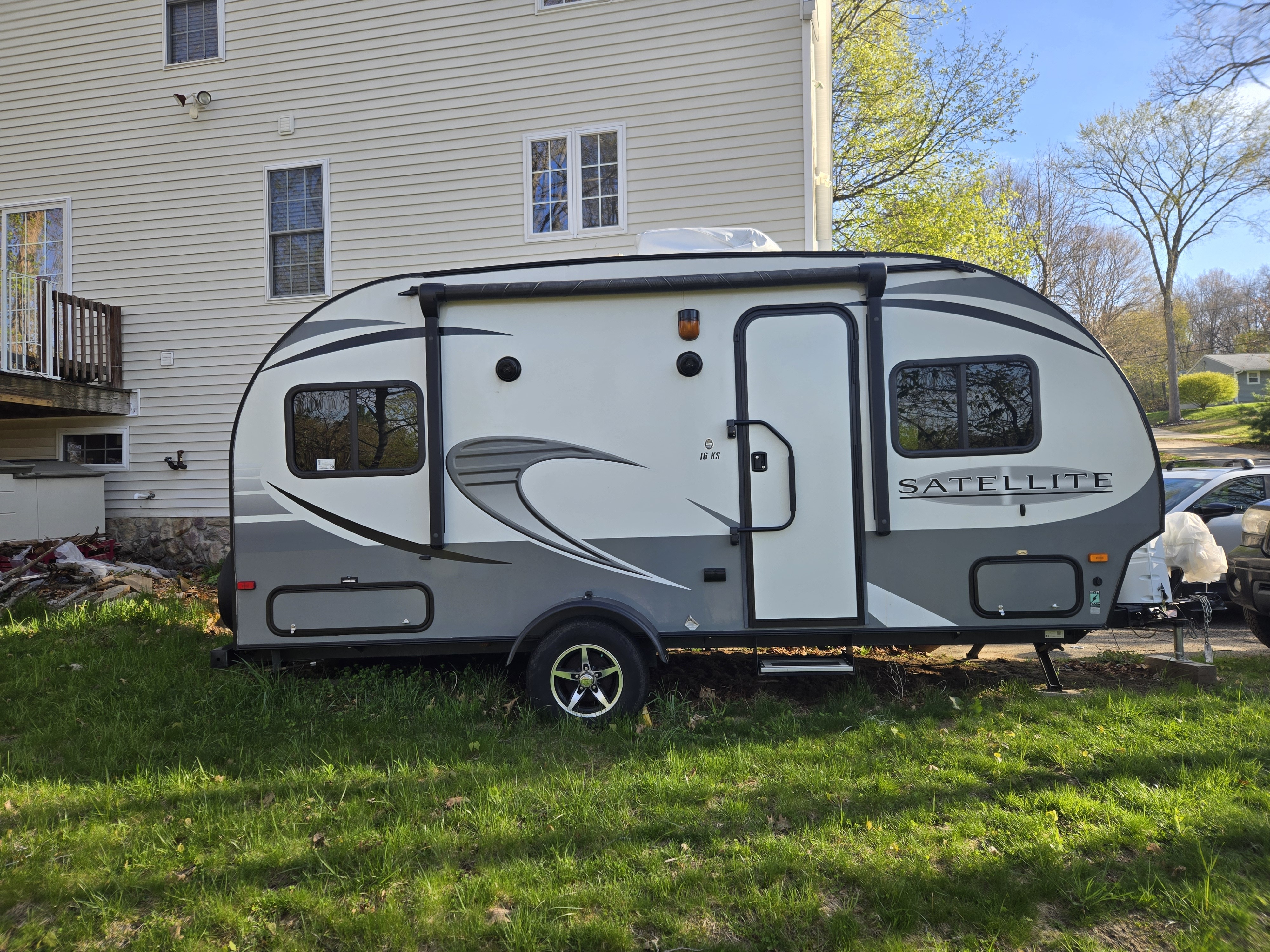 2018 Starcraft SATELLITE 16KS RV