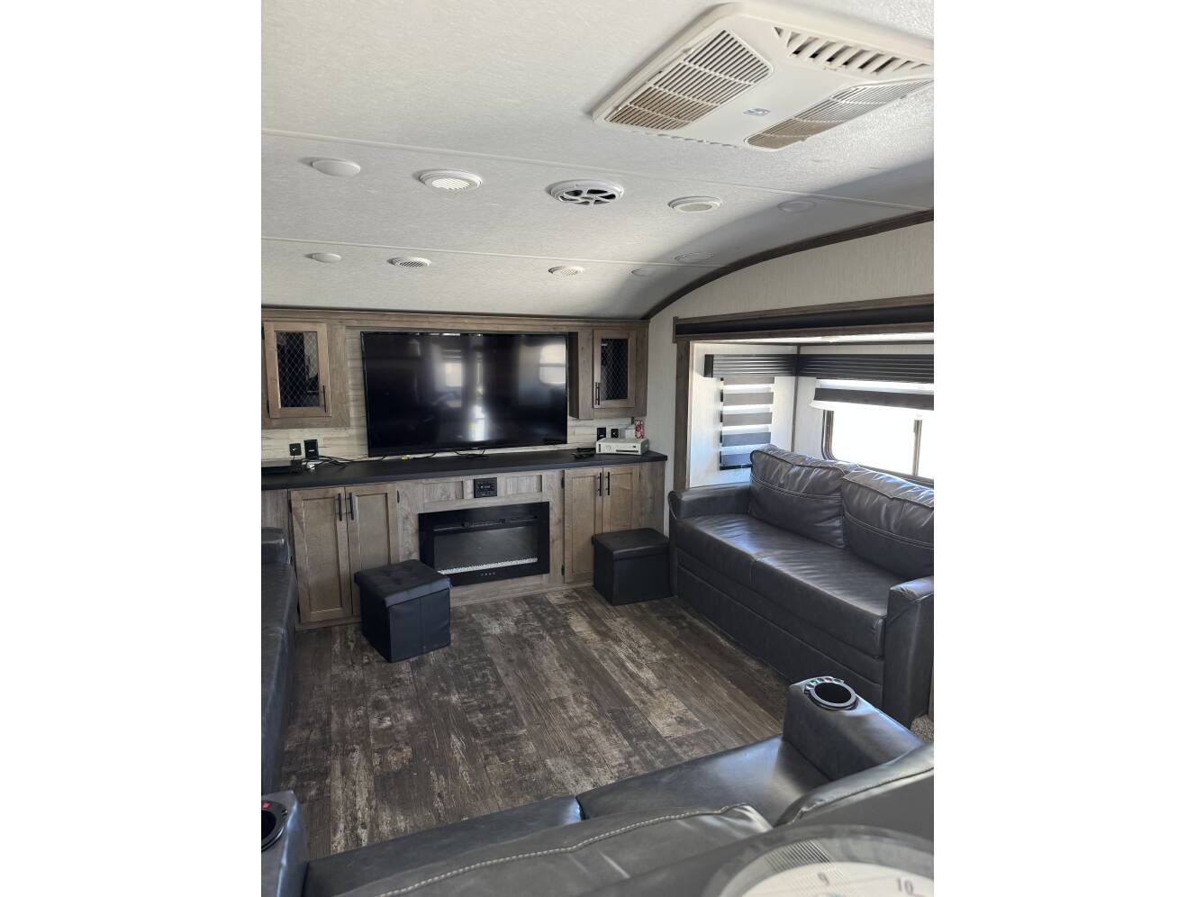 A photo of this 2022 Forest River SABRE 37FLH
