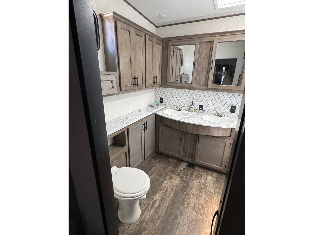 A photo of this 2022 Forest River SABRE 37FLH