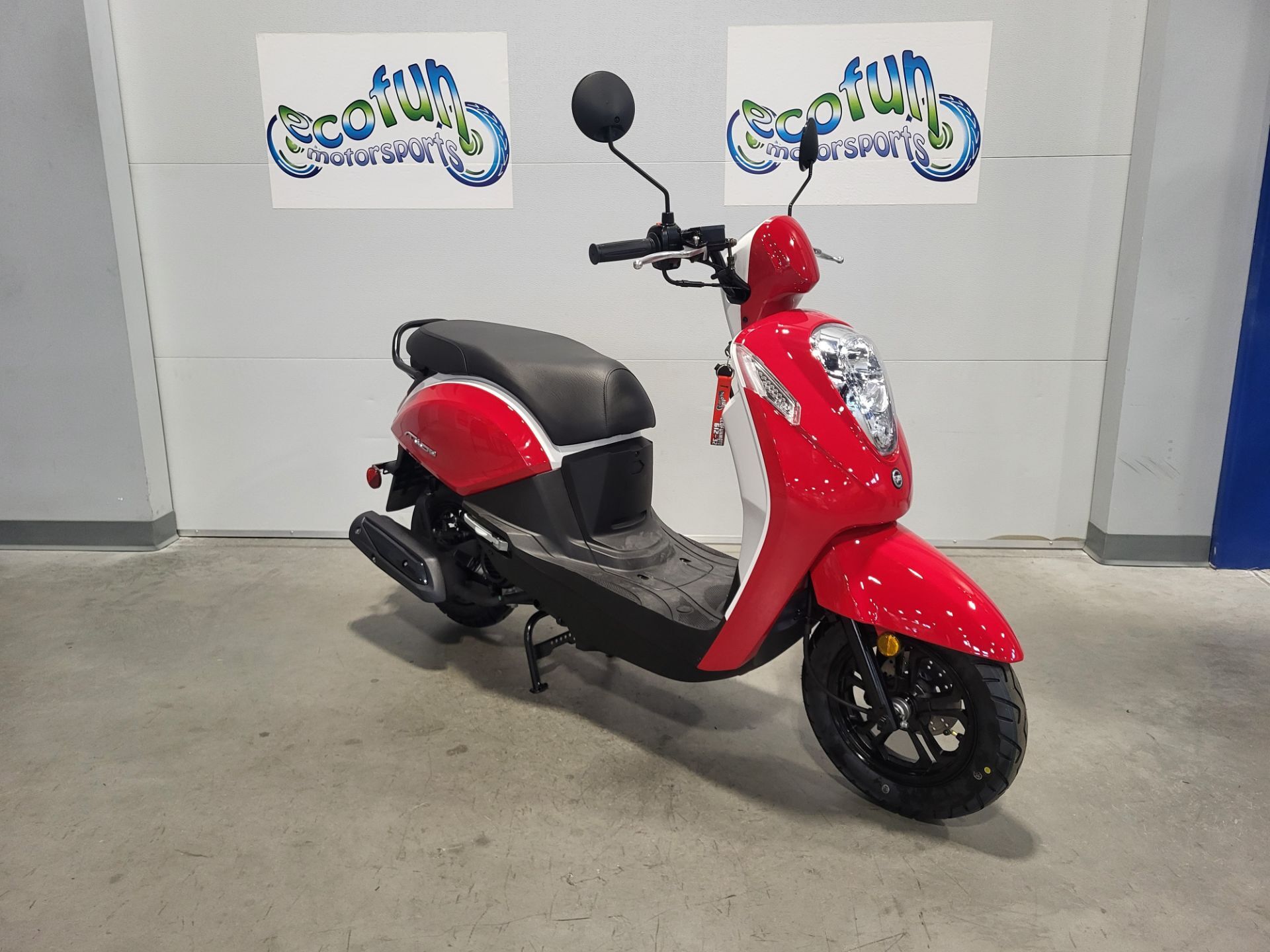 2025 SYM Mio 49cc Scooter in Forest Lake, MN