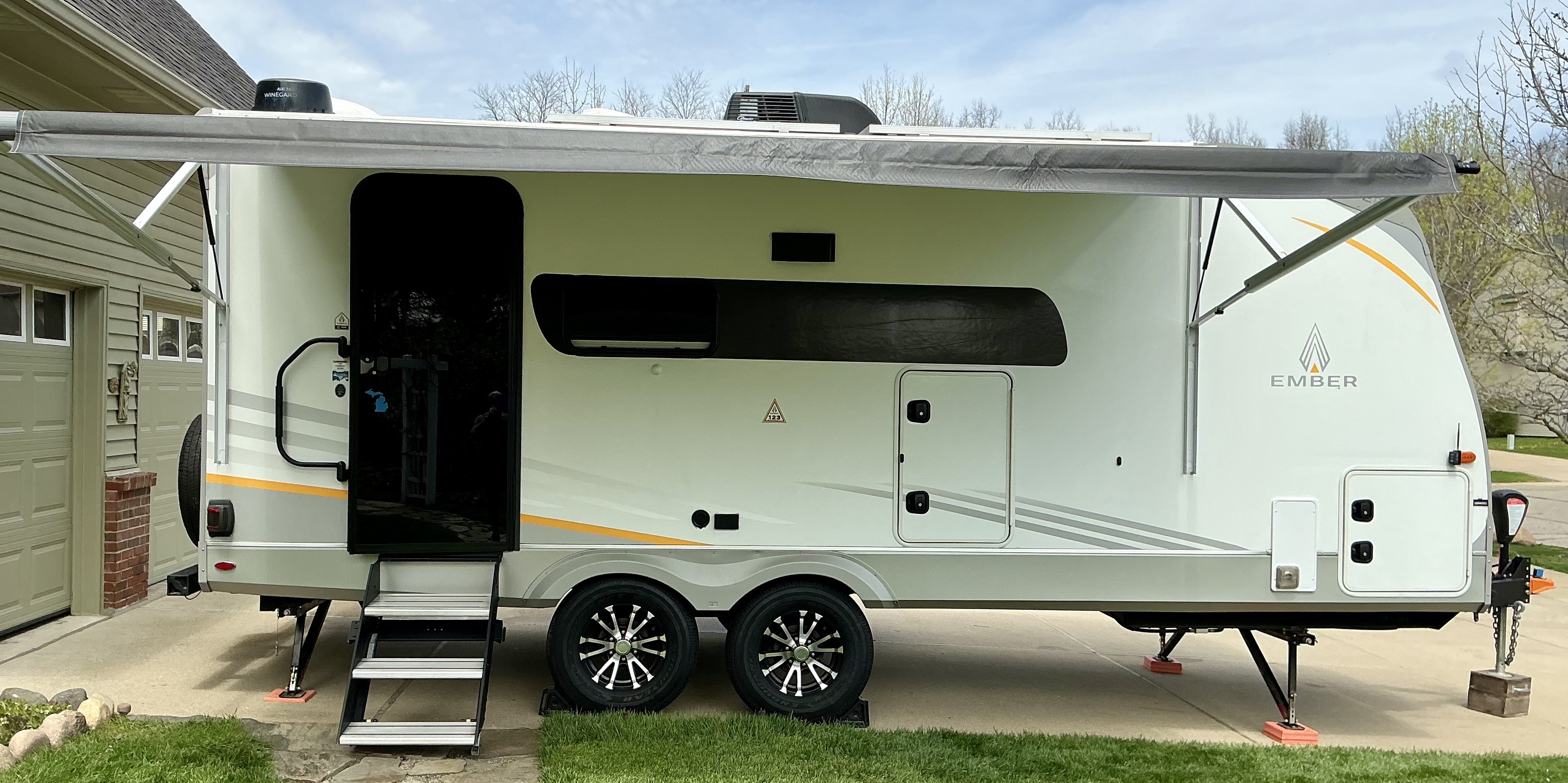 2023 Ember Rv TOURING EDITION 20FB in white lake MI