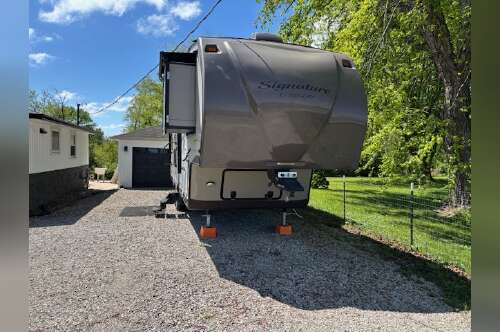 2014 Forest River ROCKWOOD SIGNATURE ULTRA LITE 8280WS in galveston IN