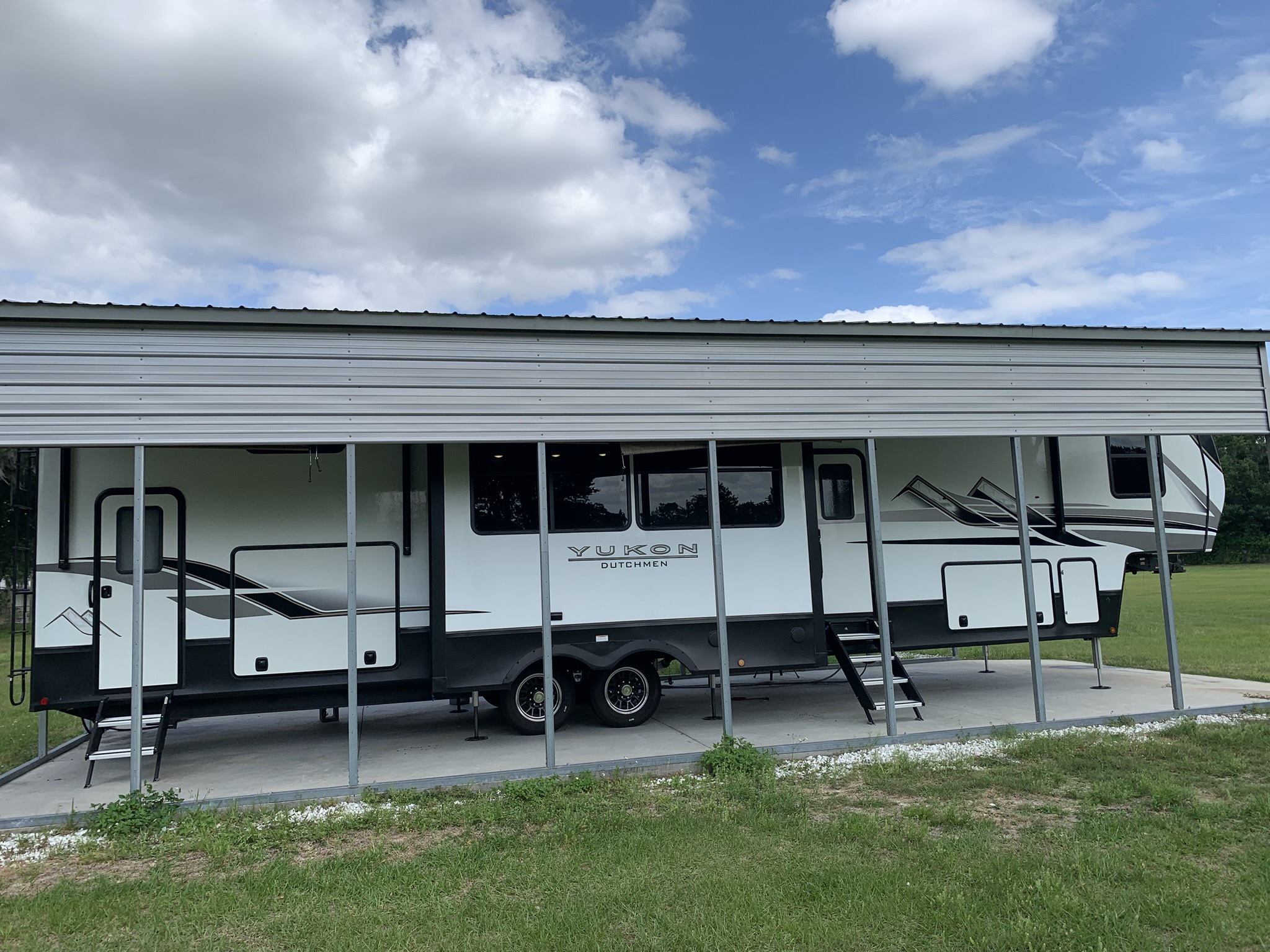 2024 Dutchmen YUKON 412DB in tampa FL