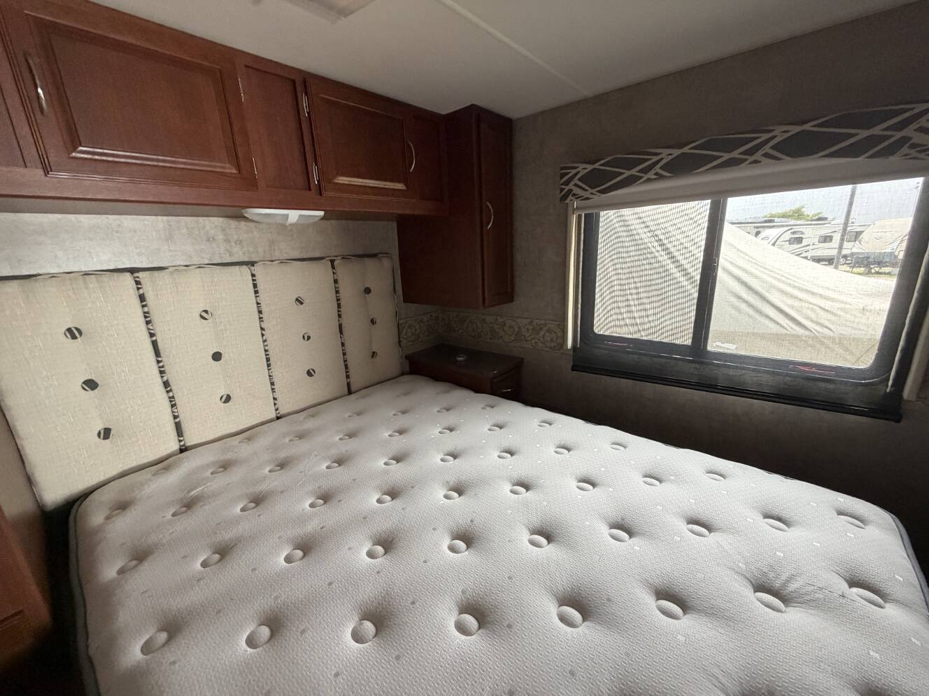 A photo of this 2016 Winnebago MINNIE WINNIE 27
