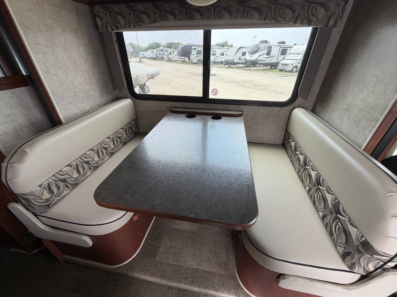 A photo of this 2016 Winnebago MINNIE WINNIE 27