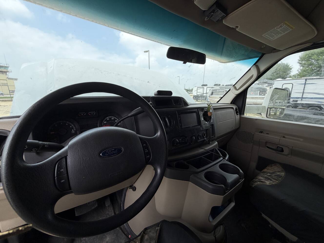 A photo of this 2016 Winnebago MINNIE WINNIE 27