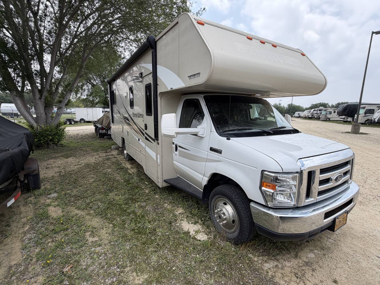 A photo of this 2016 Winnebago MINNIE WINNIE 27