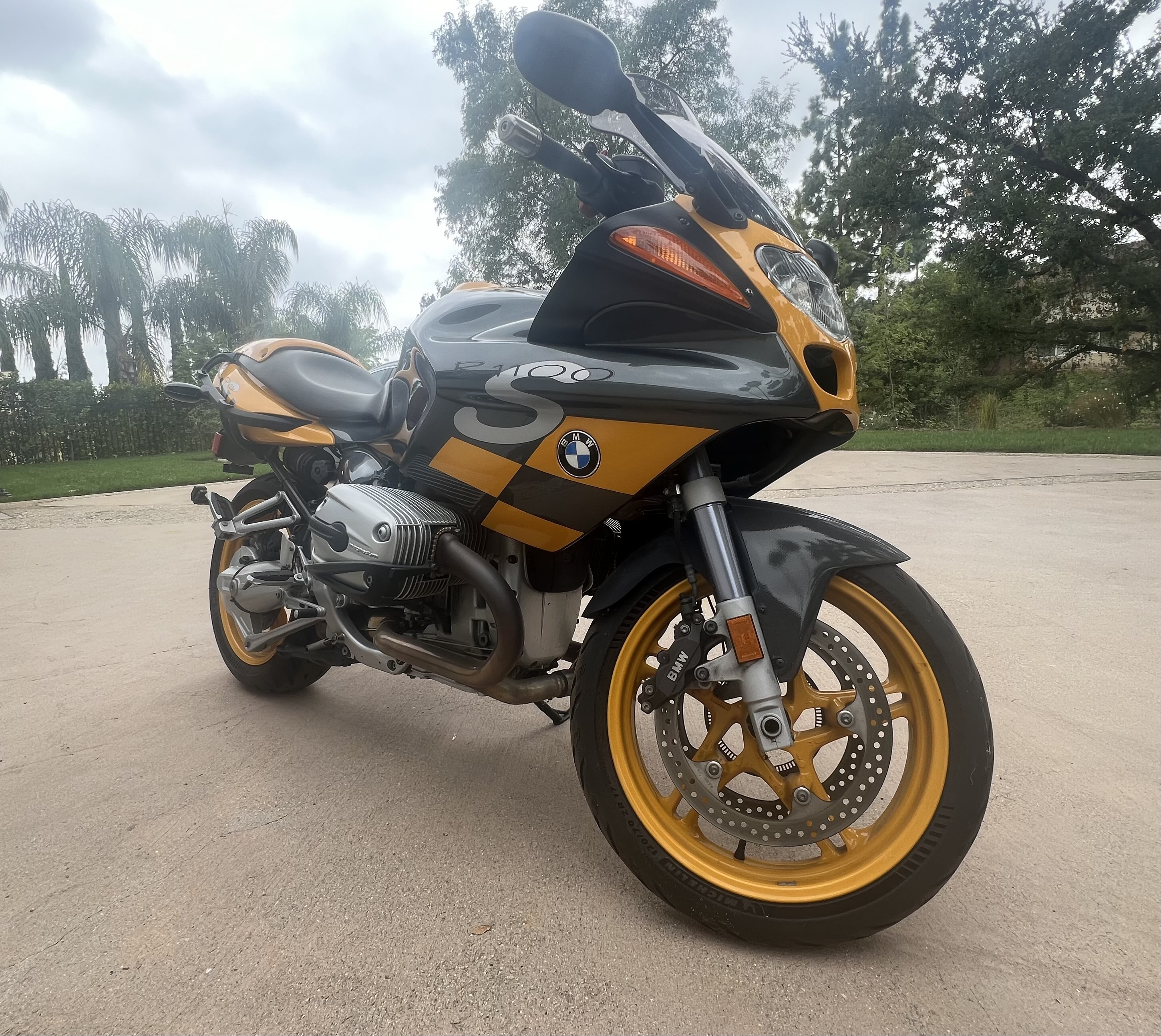 2004 BMW R 1100 S in Granada Hills, CA