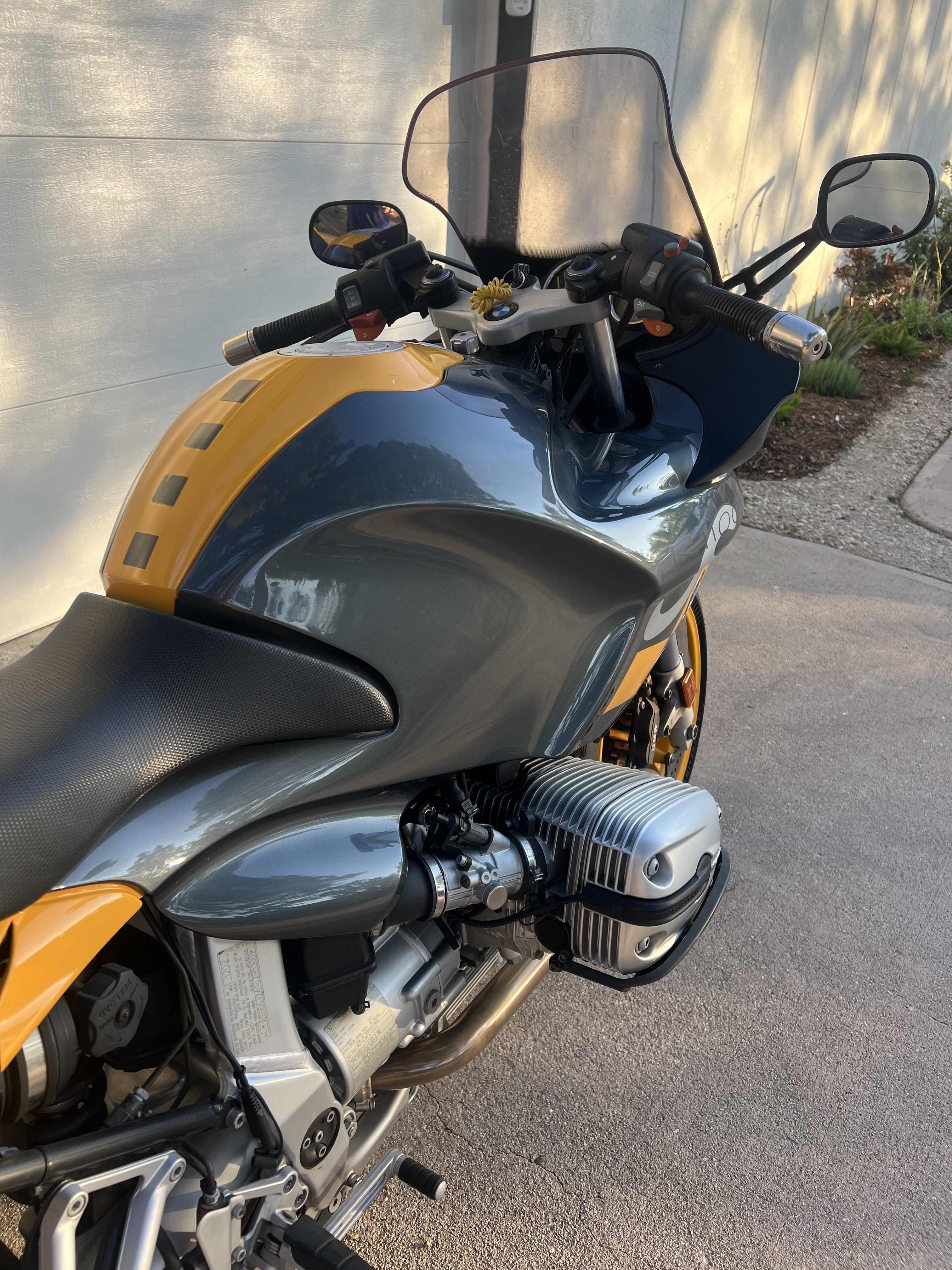 2004 BMW R 1100 S in granada hills CA