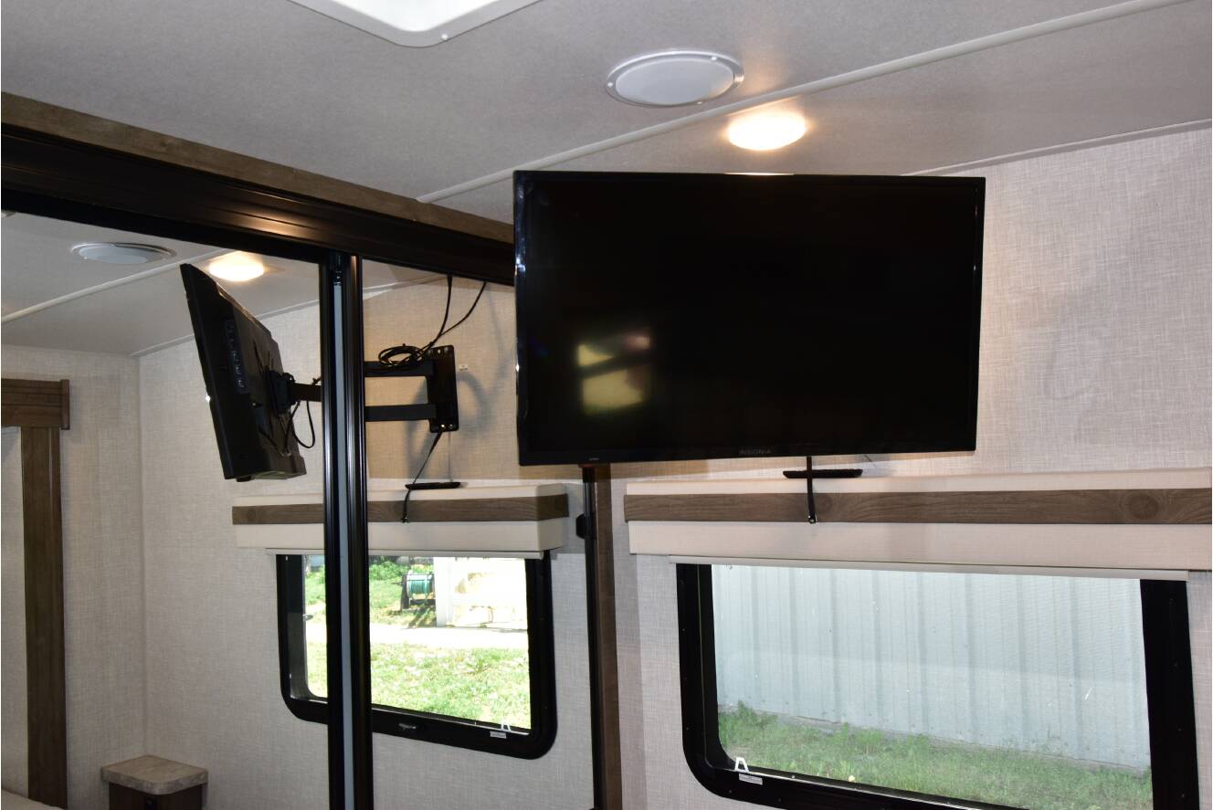 A photo of this 2022 Forest River ROCKWOOD MINI LITE 2516S