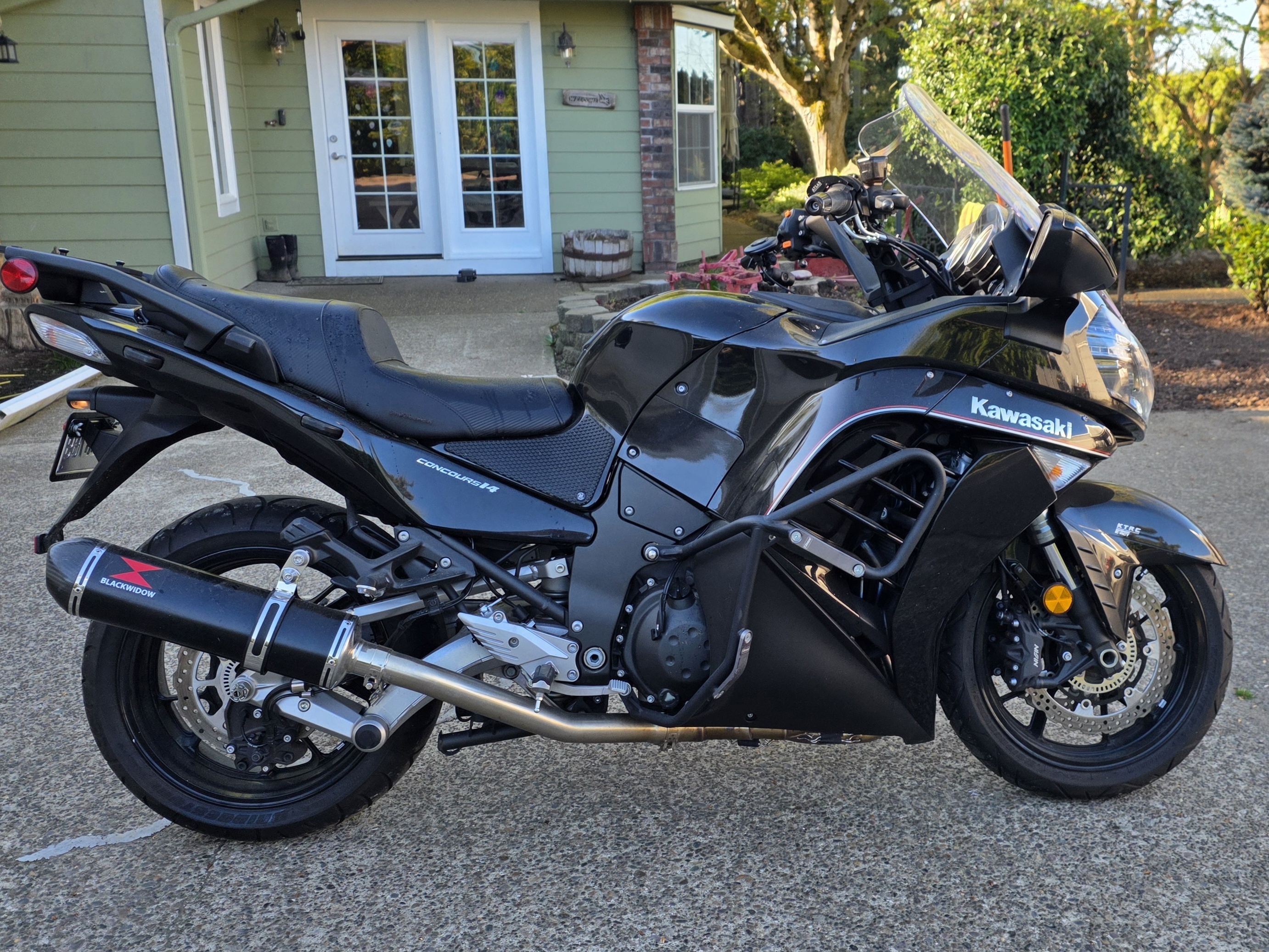 2022 Kawasaki CONCOURS 14 ABS in canby OR