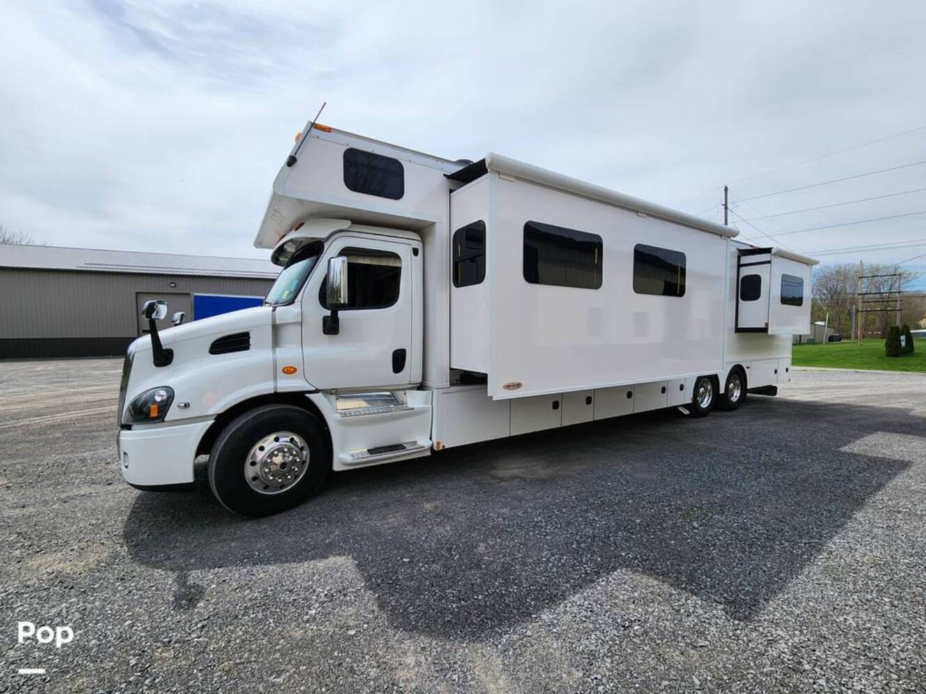 A photo of this 2020 Renegade Classic 45CMB