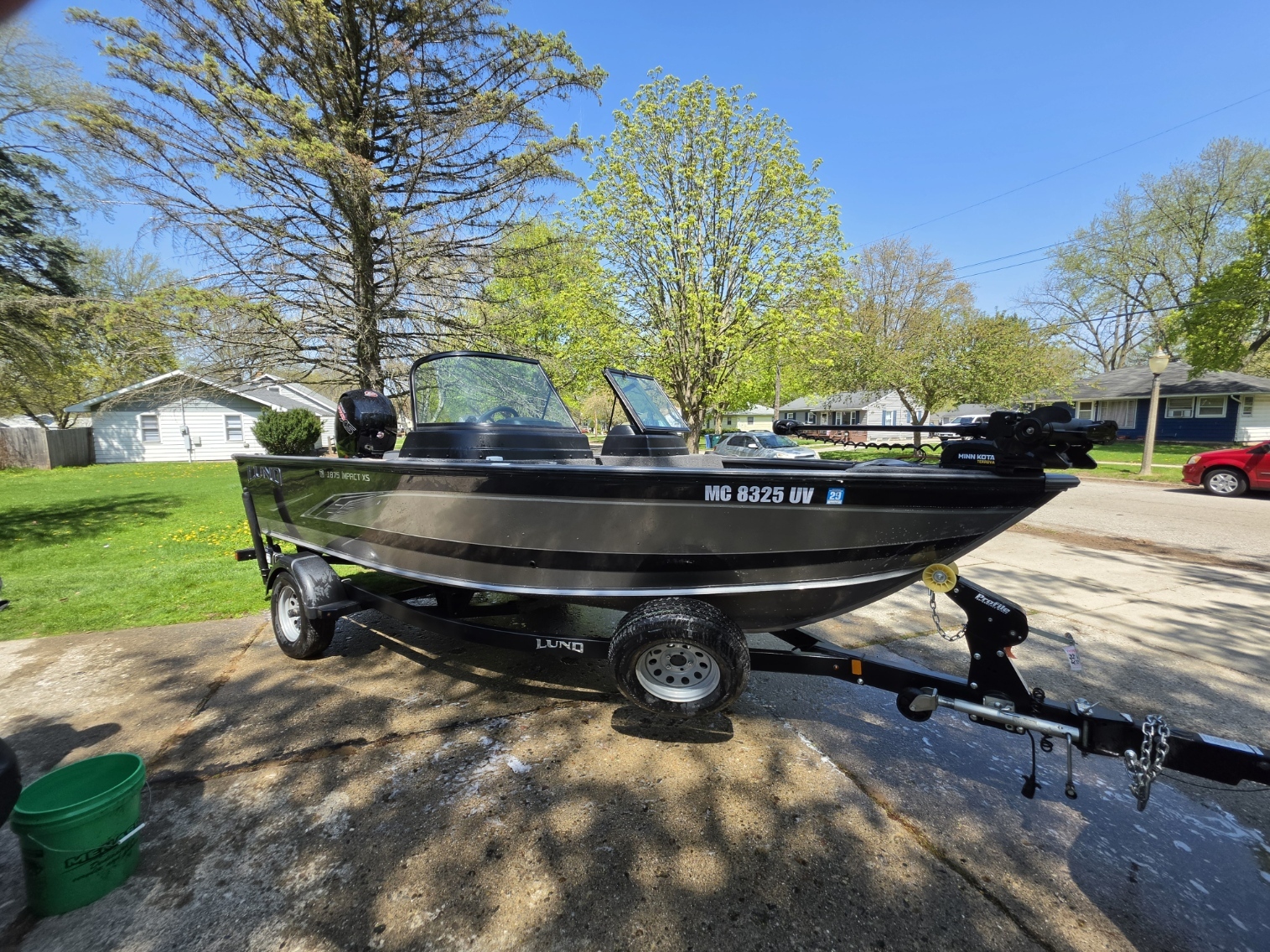 2023 Lund 1875 Impact Xs Outboard 4 Stroke boat