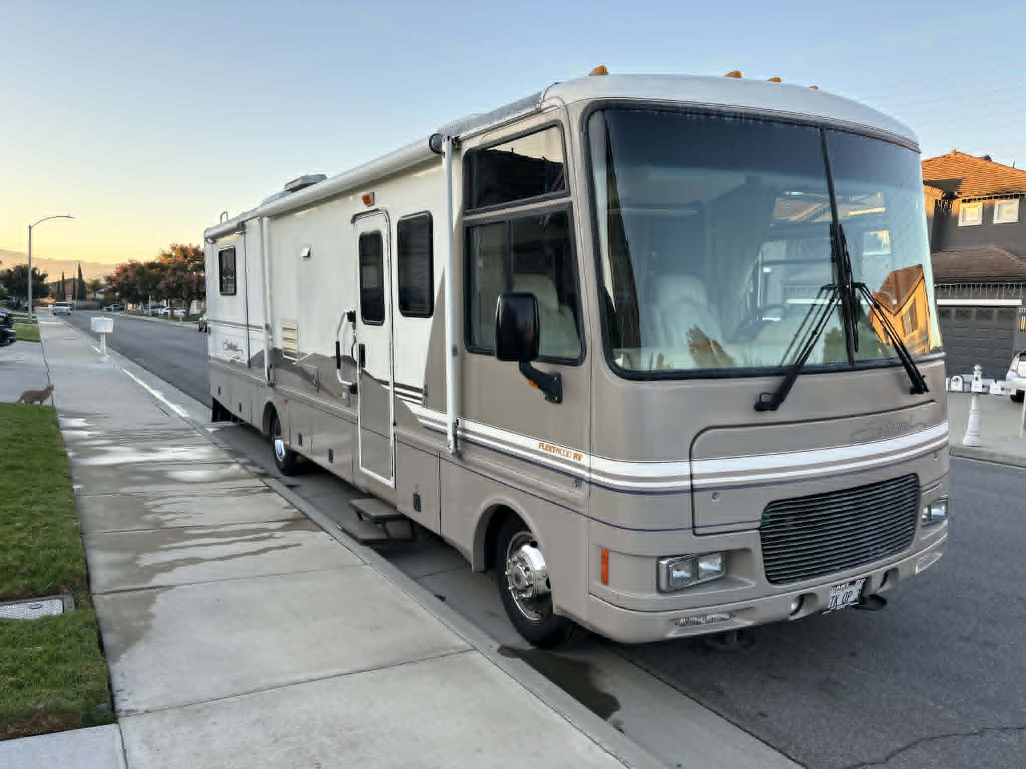 1999 Fleetwood SOUTHWIND 34N RV