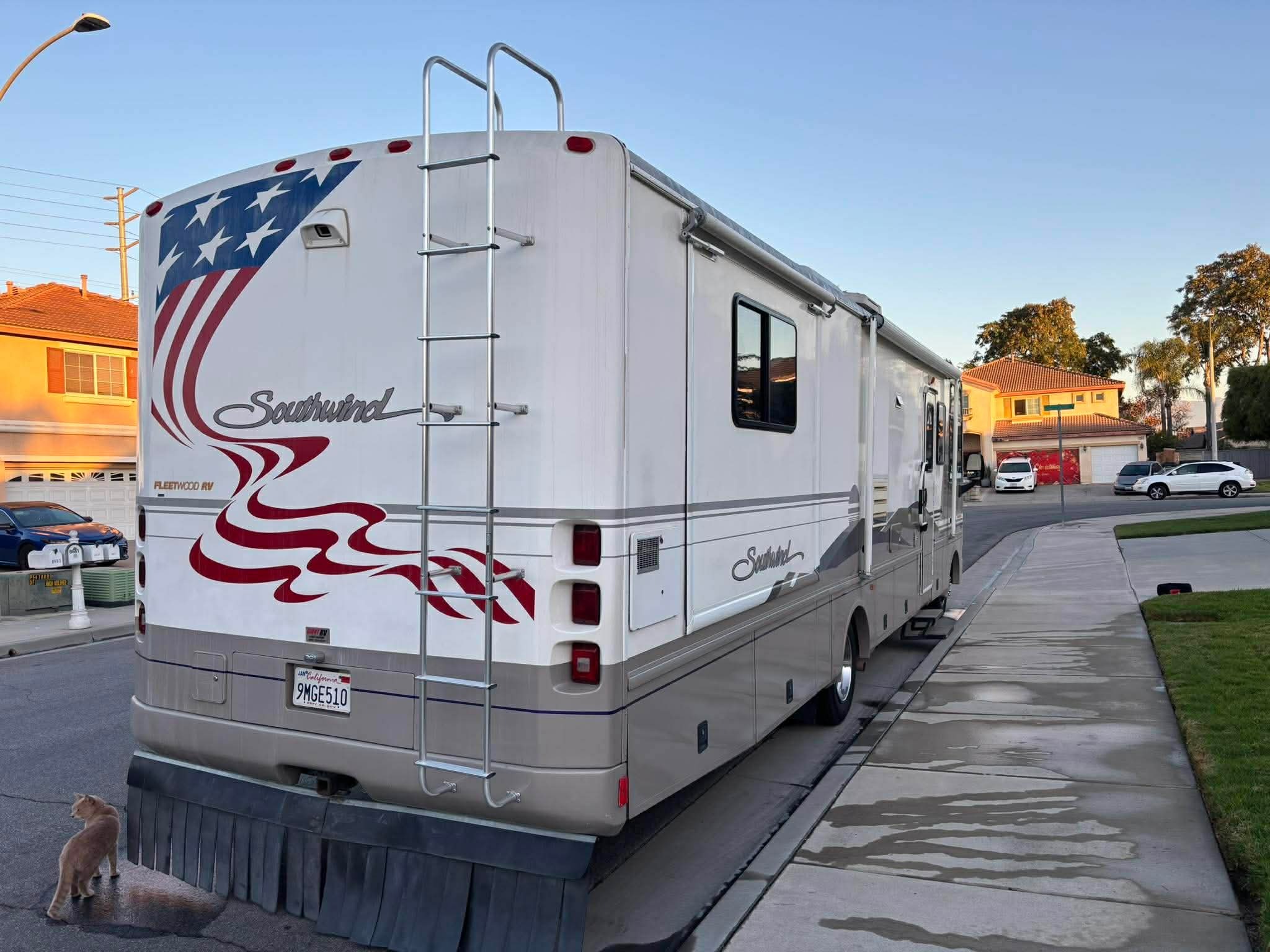 1999 Fleetwood SOUTHWIND 34N in eastvale CA