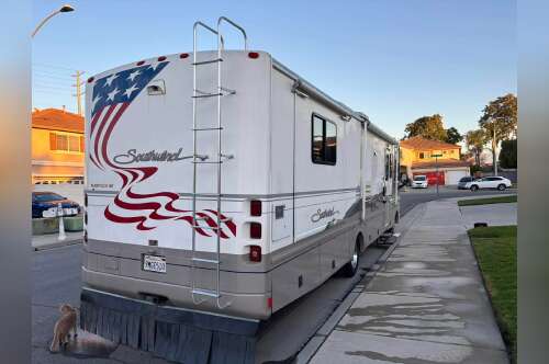 1999 Fleetwood SOUTHWIND 34N in eastvale CA