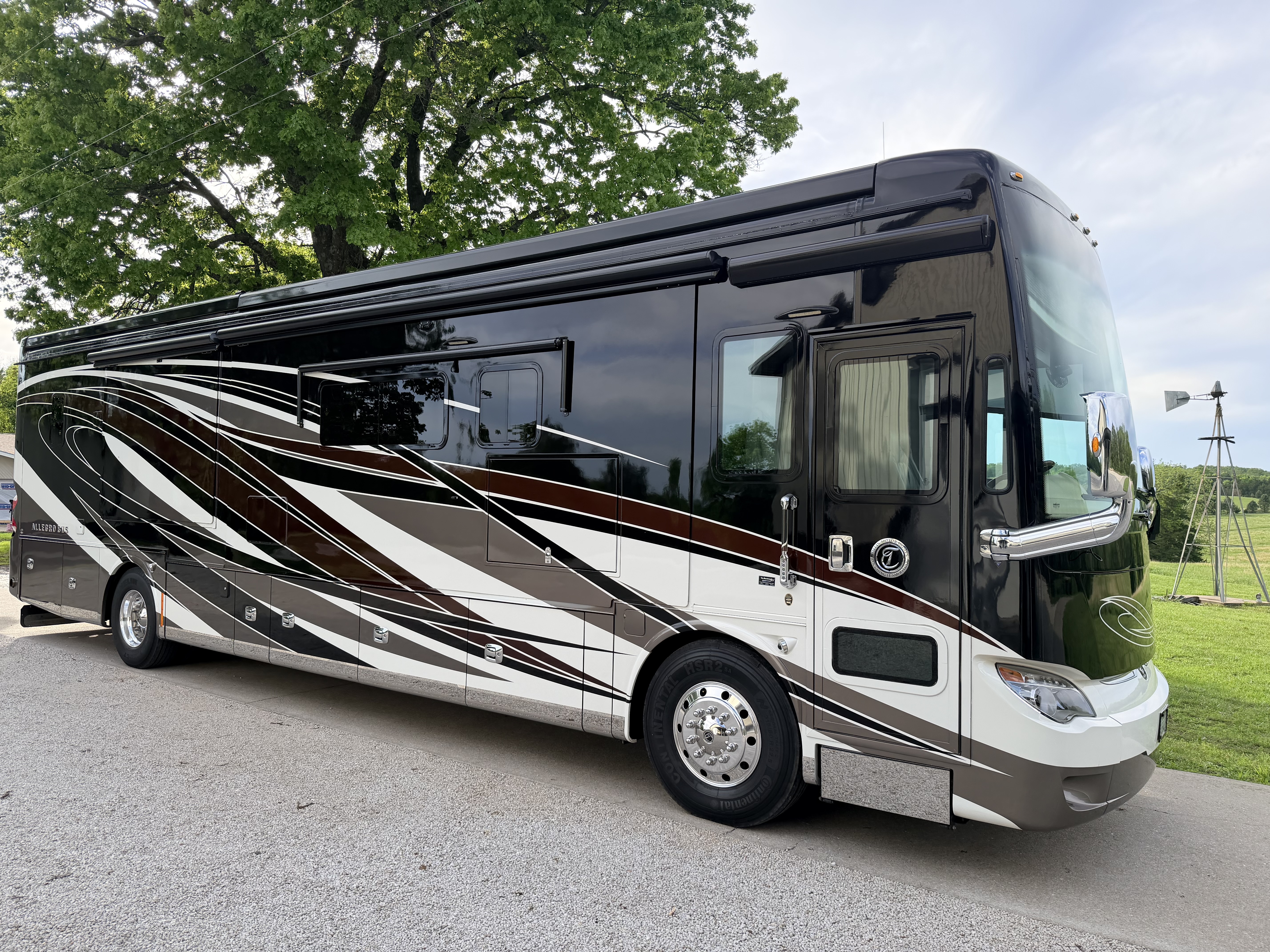 2017 Tiffin Motorhomes ALLEGRO BUS 40 SP in warsaw MO