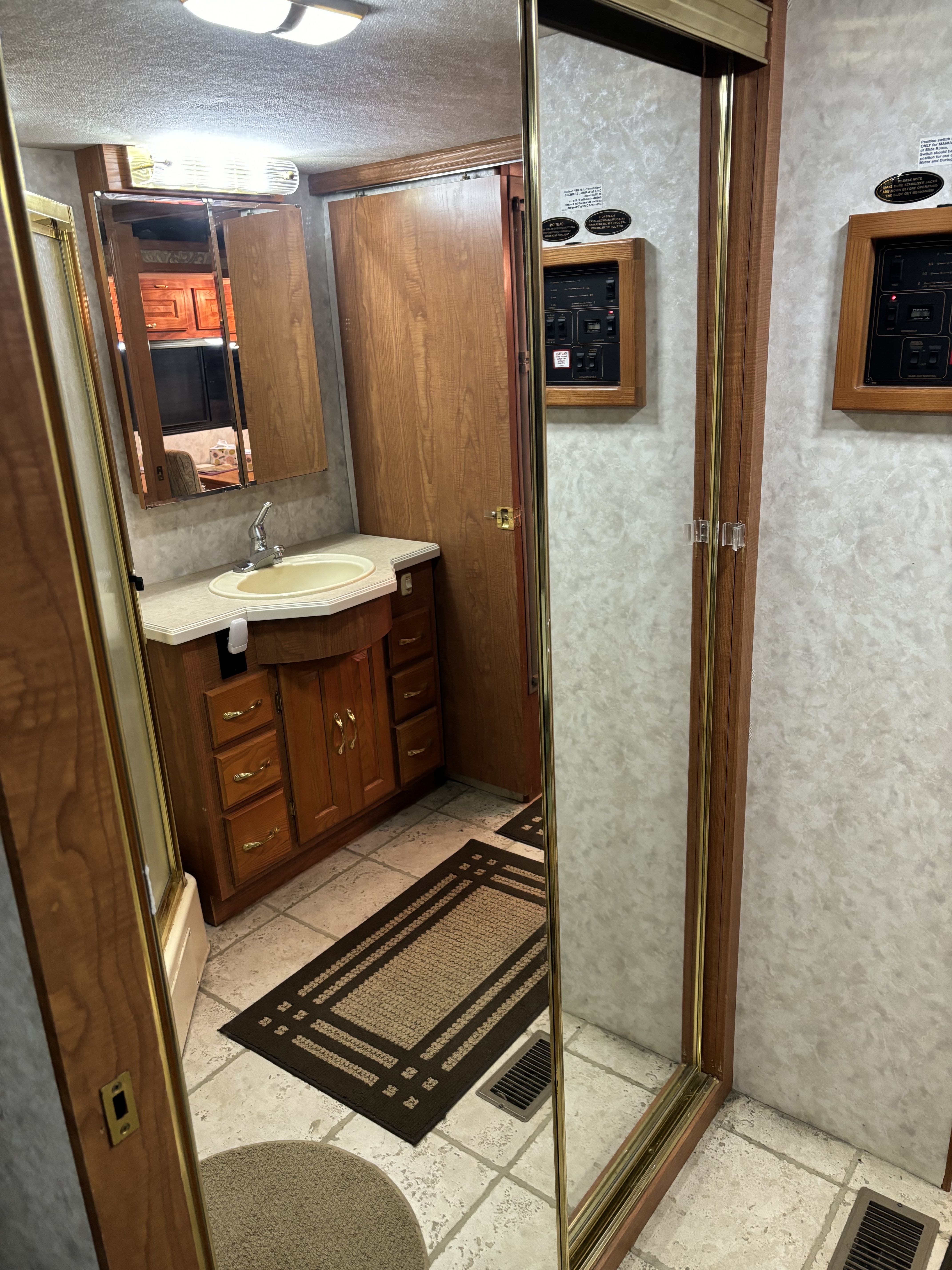2003 Coachmen CROSS COUNTRY ELITE 370DS in pulaski NY