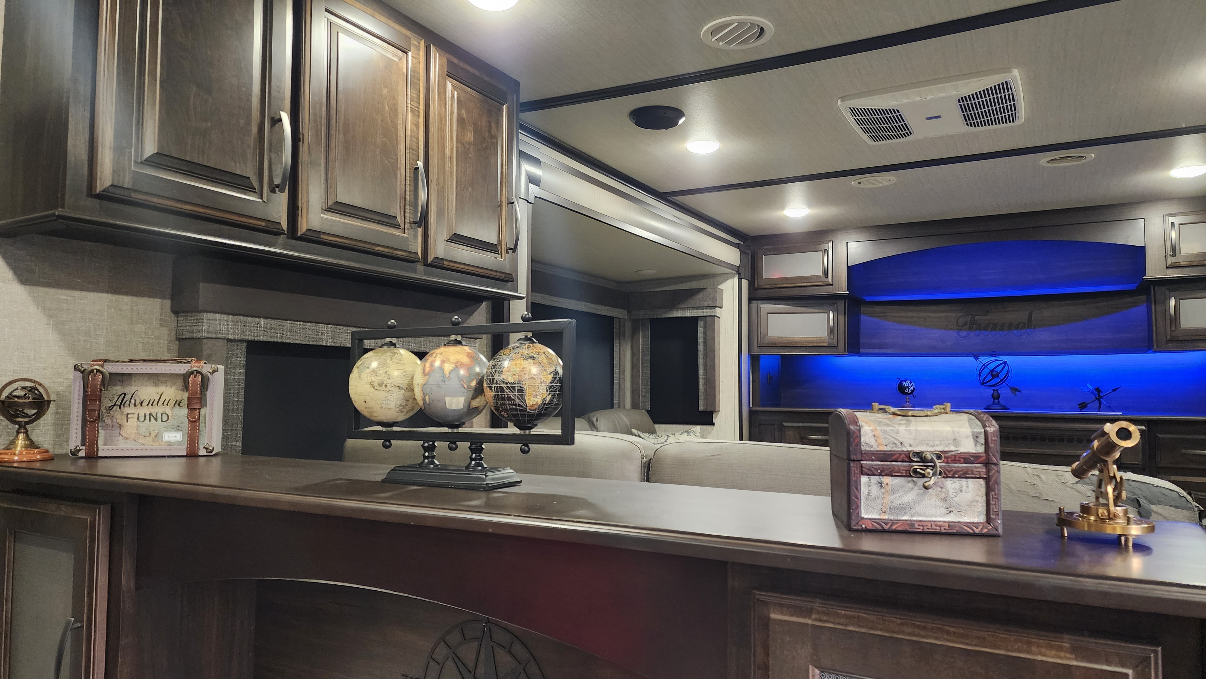 2019 Grand Design MOMENTUM 376TH in miami FL