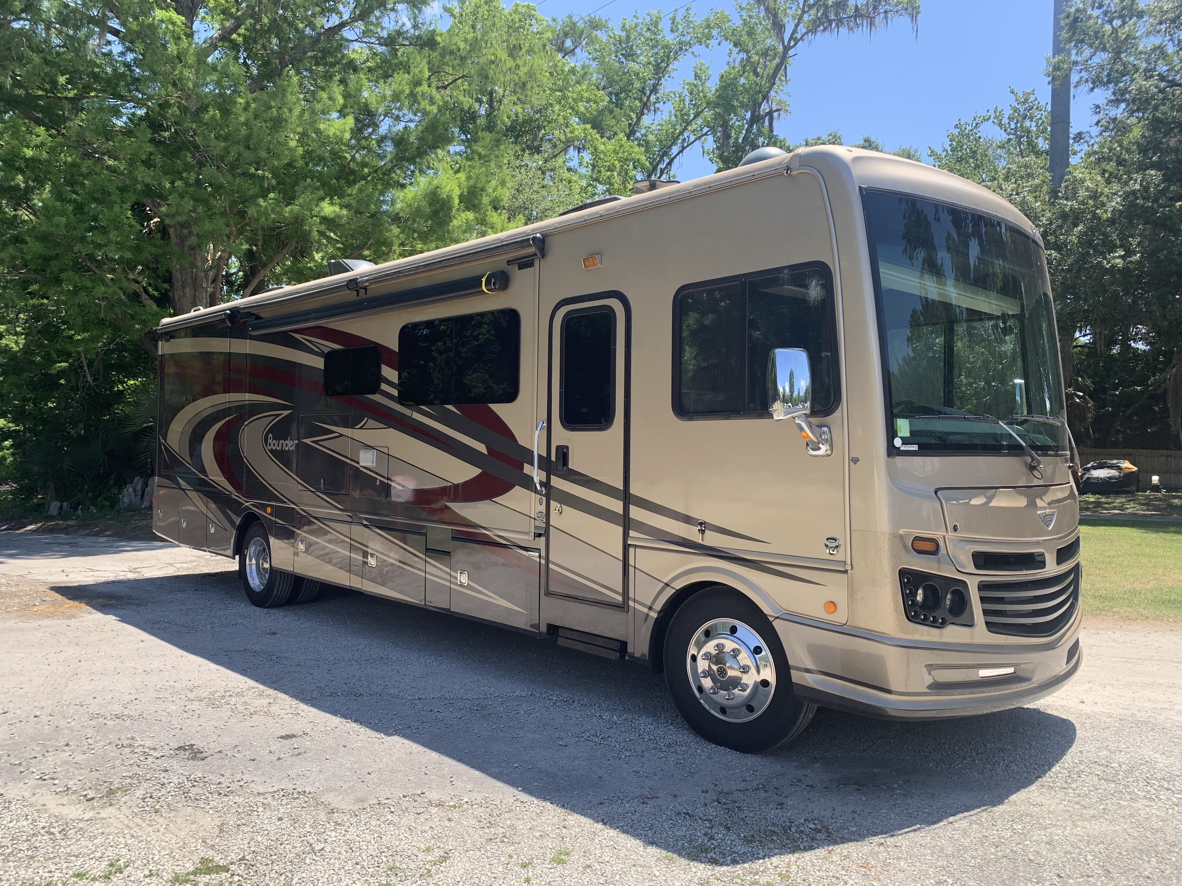 2018 Fleetwood BOUNDER 35P RV