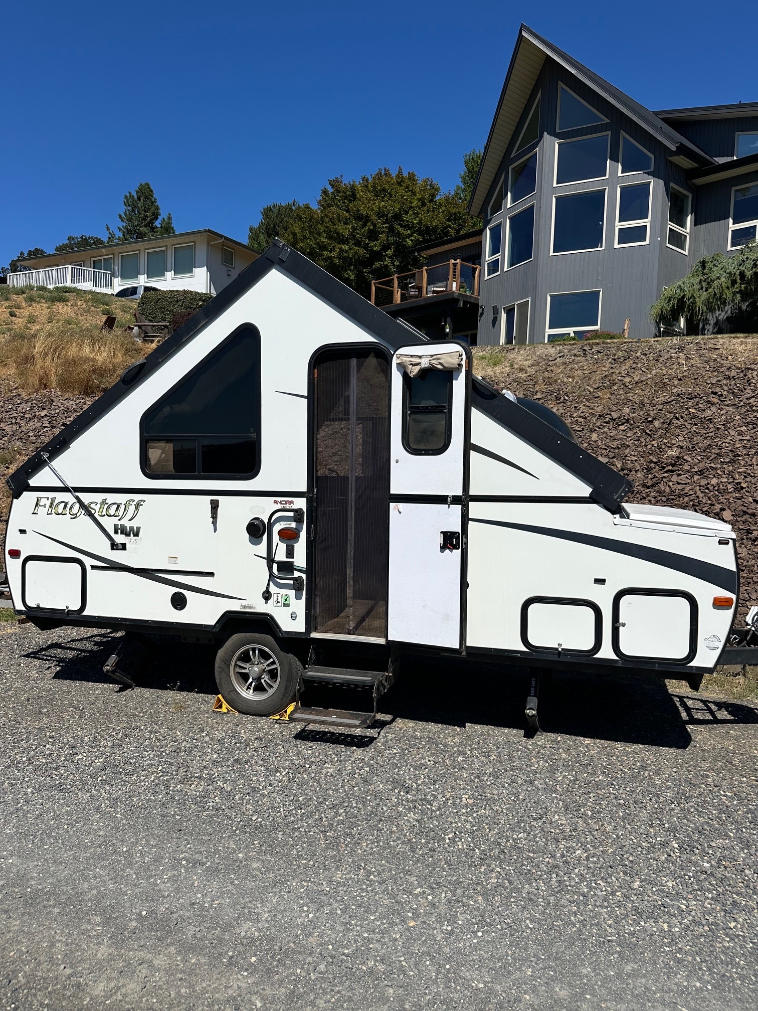 2015 Flagstaff HARD SIDE 21 QBHW RV