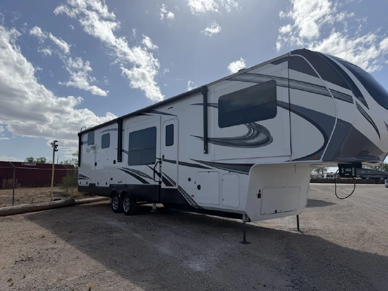 2022 GRAND DESIGN SOLITUDE 380FL